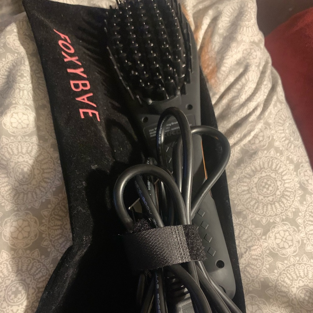 Hair straightening brush